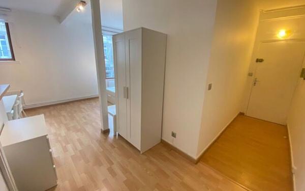 Appartement à louer    1 pièce • 28,67 m2 Reims