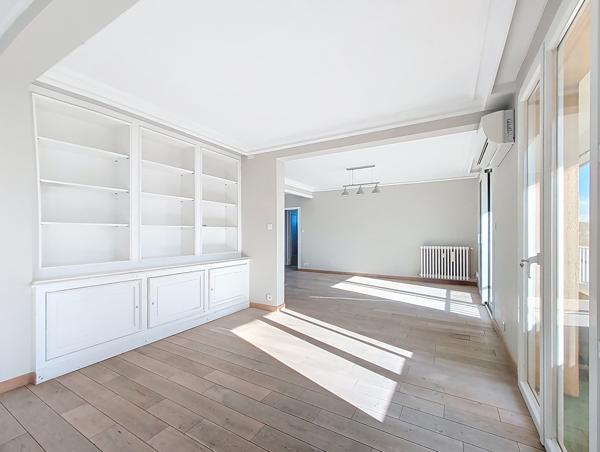 Appartement
                                                                                                                                                                                                                                                                                                                        4 pièce(s)                                                                                                                                                                                                          3 chambre(s)                                                                                                                                                                                                          96  m²