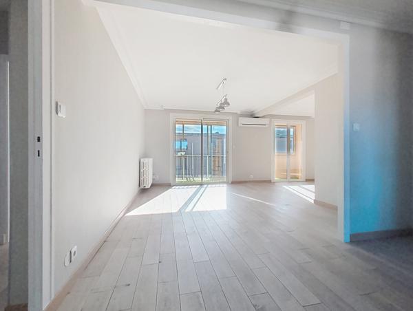 Appartement
                                                                                                                                                                                                                                                                                                                        4 pièce(s)                                                                                                                                                                                                          3 chambre(s)                                                                                                                                                                                                          96  m²