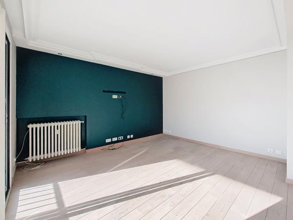 Appartement
                                                                                                                                                                                                                                                                                                                        4 pièce(s)                                                                                                                                                                                                          3 chambre(s)                                                                                                                                                                                                          96  m²