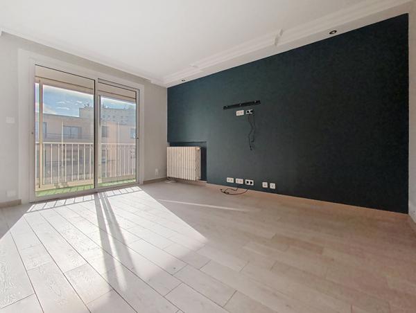 Appartement
                                                                                                                                                                                                                                                                                                                        4 pièce(s)                                                                                                                                                                                                          3 chambre(s)                                                                                                                                                                                                          96  m²