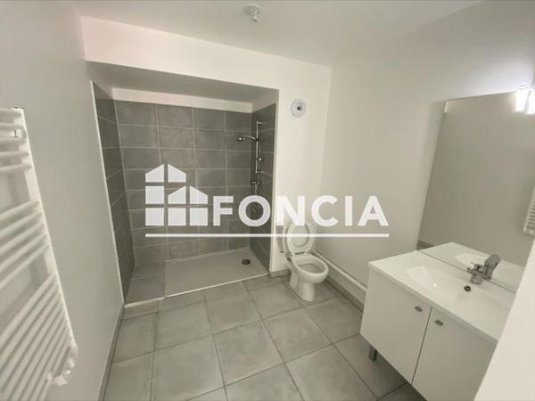 Location Appartement 2 pièces 41.7 m² - 7 - 11 RUE JEAN CRESPON Nîmes 30000