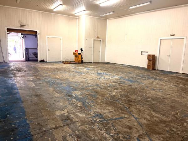 LILLE (59) - A louer Lille Centre Entrepôt de 202 m2 équipé chambre froide