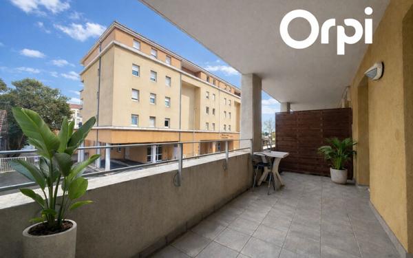 Appartement à vendre    3 pièces • 52 m2 Salon-de-Provence