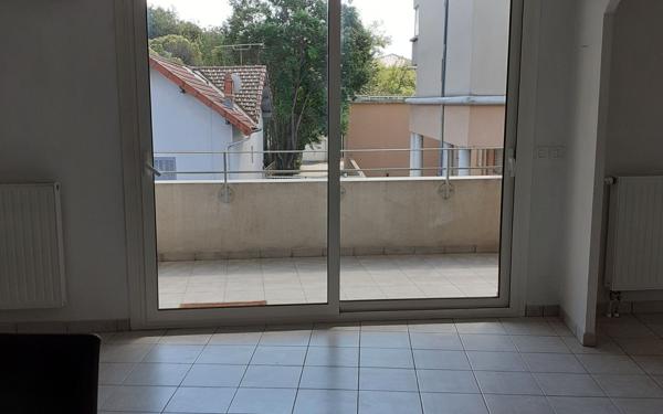 Appartement à vendre    3 pièces • 52 m2 Salon-de-Provence