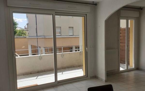 Appartement à vendre    3 pièces • 52 m2 Salon-de-Provence