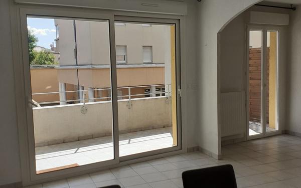 Appartement à vendre    3 pièces • 52 m2 Salon-de-Provence
