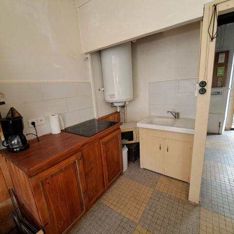 A VENDRE BELESTA MAISON DE VILLAGE AVEC COUR