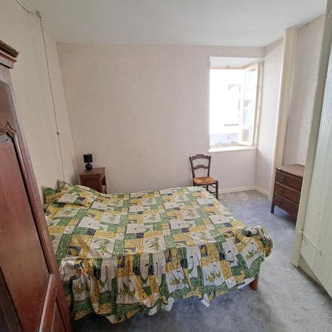 A VENDRE BELESTA MAISON DE VILLAGE AVEC COUR