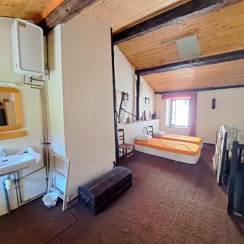 A VENDRE BELESTA MAISON DE VILLAGE AVEC COUR