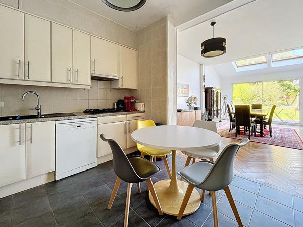 Maison Suresnes 7 pièce(s) 185 m2