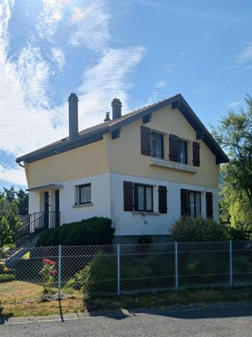 Maison individuelle sur grand terrain, à Celles sur Plaine