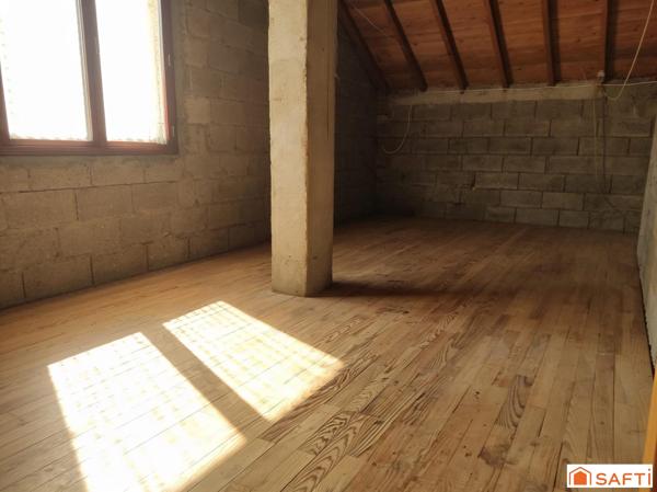 Maison individuelle sur grand terrain, à Celles sur Plaine