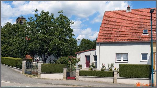 Maison familiale semi-mitoyenne avec jardin