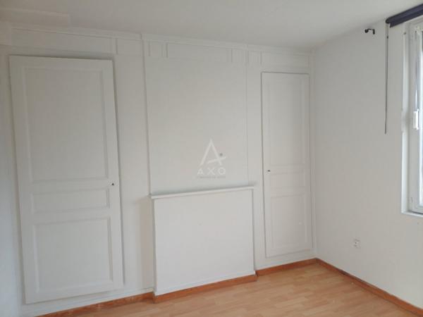 Maison  36 m²  de ville  à 100 m  de la gare de Auffay et tous commerces