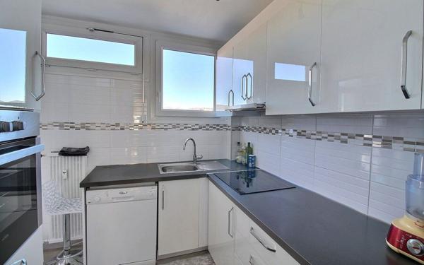 Appartement à vendre    5 pièces • 94,65 m2 Marseille 13