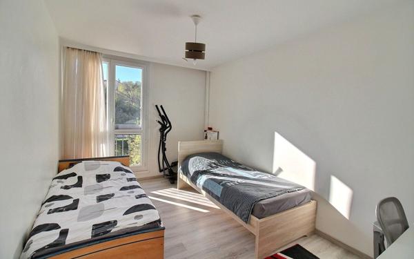 Appartement à vendre    5 pièces • 94,65 m2 Marseille 13