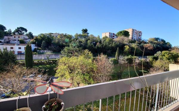 Appartement à vendre    5 pièces • 94,65 m2 Marseille 13
