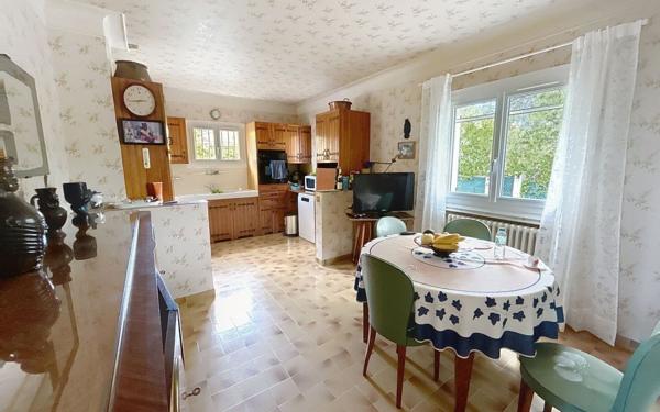 Maison à vendre    4 pièces • 148 m2 Le Rouret