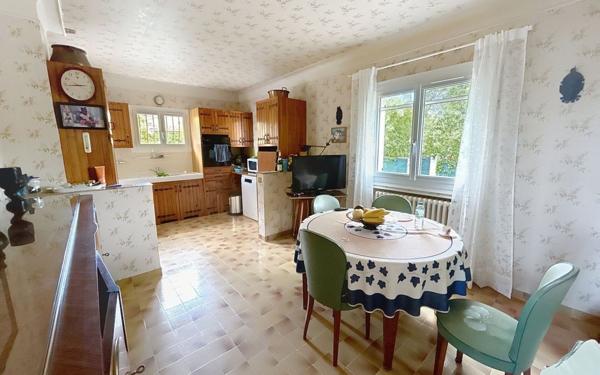 Maison à vendre    4 pièces • 148 m2 Le Rouret