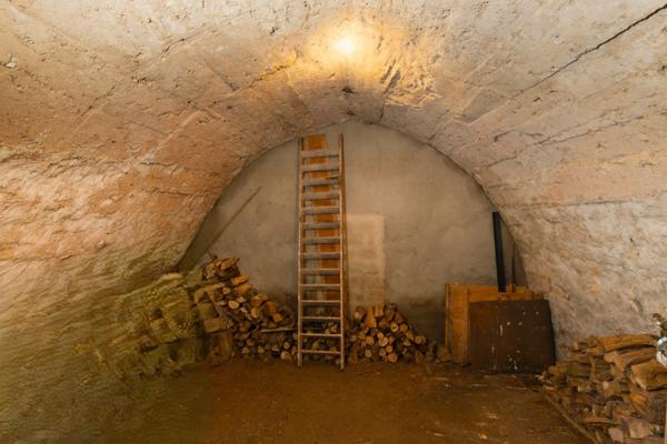 Maison de Caractère avec Tour du XVIIe siècle – Un Trésor Historique au Cœur d’Alet-les-Bains - 180 m²