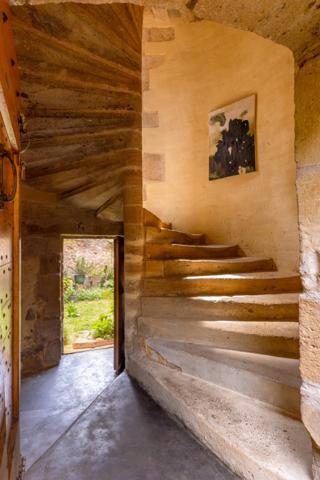 Maison de Caractère avec Tour du XVIIe siècle – Un Trésor Historique au Cœur d’Alet-les-Bains - 180 m²