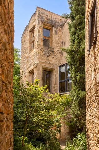 Maison de Caractère avec Tour du XVIIe siècle – Un Trésor Historique au Cœur d’Alet-les-Bains - 180 m²