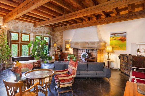 Maison de Caractère avec Tour du XVIIe siècle – Un Trésor Historique au Cœur d’Alet-les-Bains - 180 m²