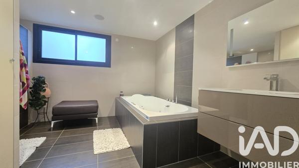 Maison à vendre 6 pièces 178 m² Boëssé-le-Sec