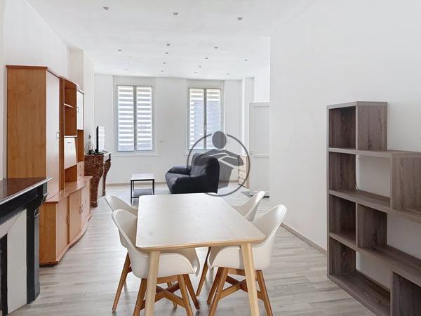 Vente                                                      Immeuble
                        
                     5 pièces                      140 m2                     à Saint-Quentin