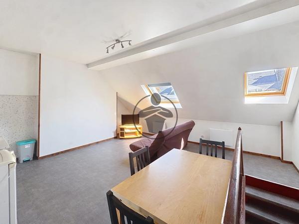 Vente                                                      Immeuble
                        
                     5 pièces                      140 m2                     à Saint-Quentin