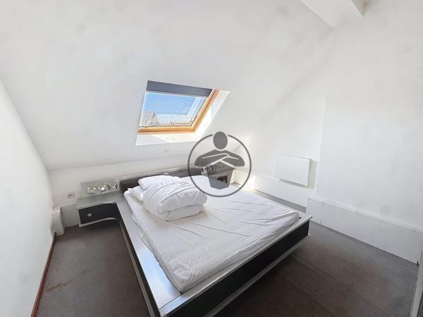 Vente                                                      Immeuble
                        
                     5 pièces                      140 m2                     à Saint-Quentin