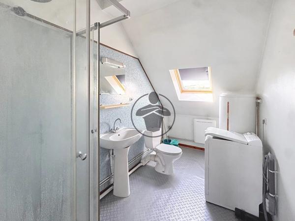 Vente                                                      Immeuble
                        
                     5 pièces                      140 m2                     à Saint-Quentin