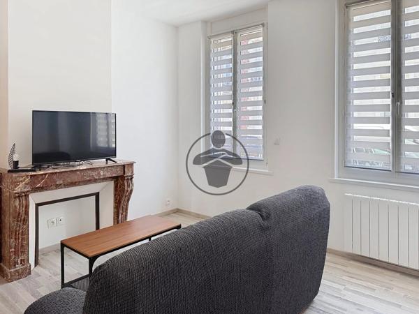 Vente                                                      Immeuble
                        
                     5 pièces                      140 m2                     à Saint-Quentin