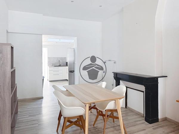 Vente                                                      Immeuble
                        
                     5 pièces                      140 m2                     à Saint-Quentin