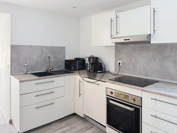 Vente                                                      Immeuble
                        
                     5 pièces                      140 m2                     à Saint-Quentin