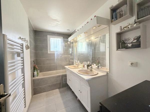 Vente                                                      Maison
                        
                     6 pièces                      121 m2                     à Villers-Cotterêts