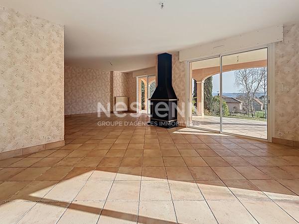 Maison provençale à vendre sur Vayrac : 145 m2 Habitable, Vue exceptionnelle, 3 chambres, Très grands volumes, Classe énergétique D, 2 Garages, Terrain arboré 2000m2