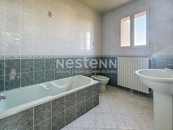 Maison provençale à vendre sur Vayrac : 145 m2 Habitable, Vue exceptionnelle, 3 chambres, Très grands volumes, Classe énergétique D, 2 Garages, Terrain arboré 2000m2