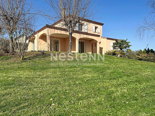 Maison provençale à vendre sur Vayrac : 145 m2 Habitable, Vue exceptionnelle, 3 chambres, Très grands volumes, Classe énergétique D, 2 Garages, Terrain arboré 2000m2