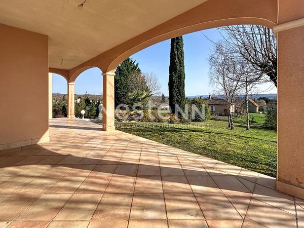 Maison provençale à vendre sur Vayrac : 145 m2 Habitable, Vue exceptionnelle, 3 chambres, Très grands volumes, Classe énergétique D, 2 Garages, Terrain arboré 2000m2