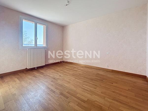 Maison provençale à vendre sur Vayrac : 145 m2 Habitable, Vue exceptionnelle, 3 chambres, Très grands volumes, Classe énergétique D, 2 Garages, Terrain arboré 2000m2