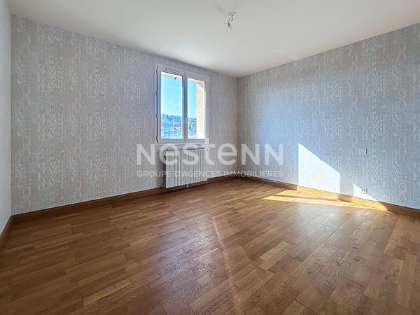 Maison provençale à vendre sur Vayrac : 145 m2 Habitable, Vue exceptionnelle, 3 chambres, Très grands volumes, Classe énergétique D, 2 Garages, Terrain arboré 2000m2