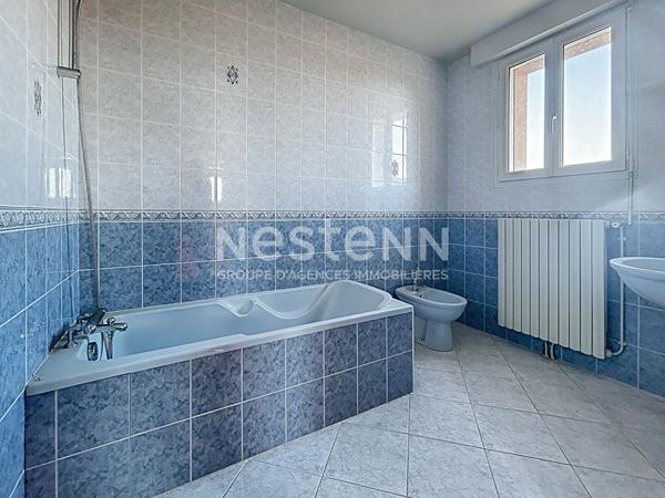 Maison provençale à vendre sur Vayrac : 145 m2 Habitable, Vue exceptionnelle, 3 chambres, Très grands volumes, Classe énergétique D, 2 Garages, Terrain arboré 2000m2