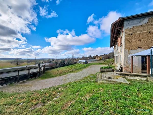 Maison de 195.46m2 sur parcelle de 953m2 à SEMONS