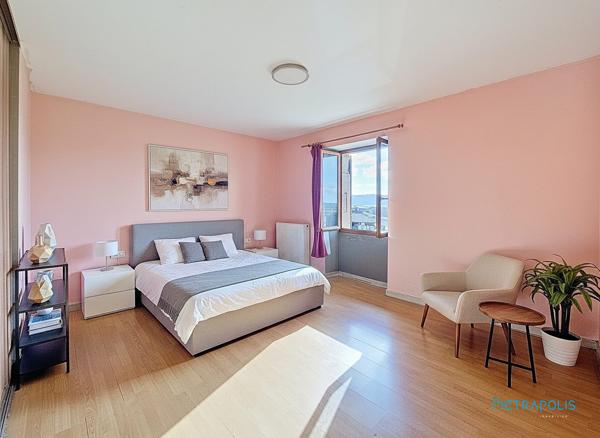 Maison de 195.46m2 sur parcelle de 953m2 à SEMONS