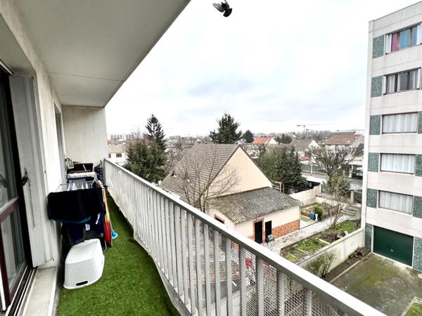 Le Blanc-Mesnil (93150) 3 Pièces avec garage, balcon, cave proche futur métro