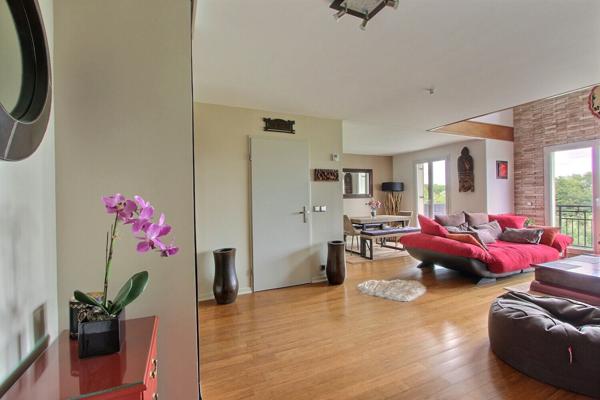 Appartement Villeneuve La Garenne Duplex 4 pièces 98.38 m2 vue Seine avec Balcon et 2 Parkings