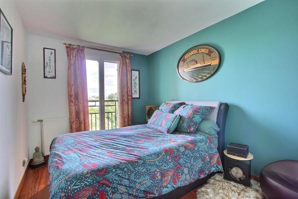 Appartement Villeneuve La Garenne Duplex 4 pièces 98.38 m2 vue Seine avec Balcon et 2 Parkings