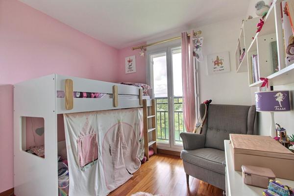 Appartement Villeneuve La Garenne Duplex 4 pièces 98.38 m2 vue Seine avec Balcon et 2 Parkings